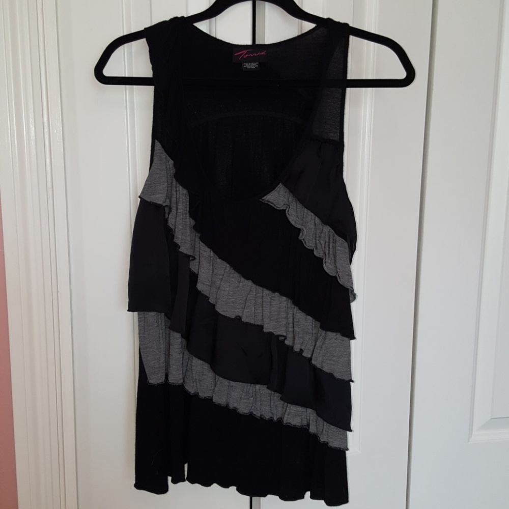 ➕Fun and Flirty Torrid Black & Gray Ruffle Tank - Picture 2 of 5